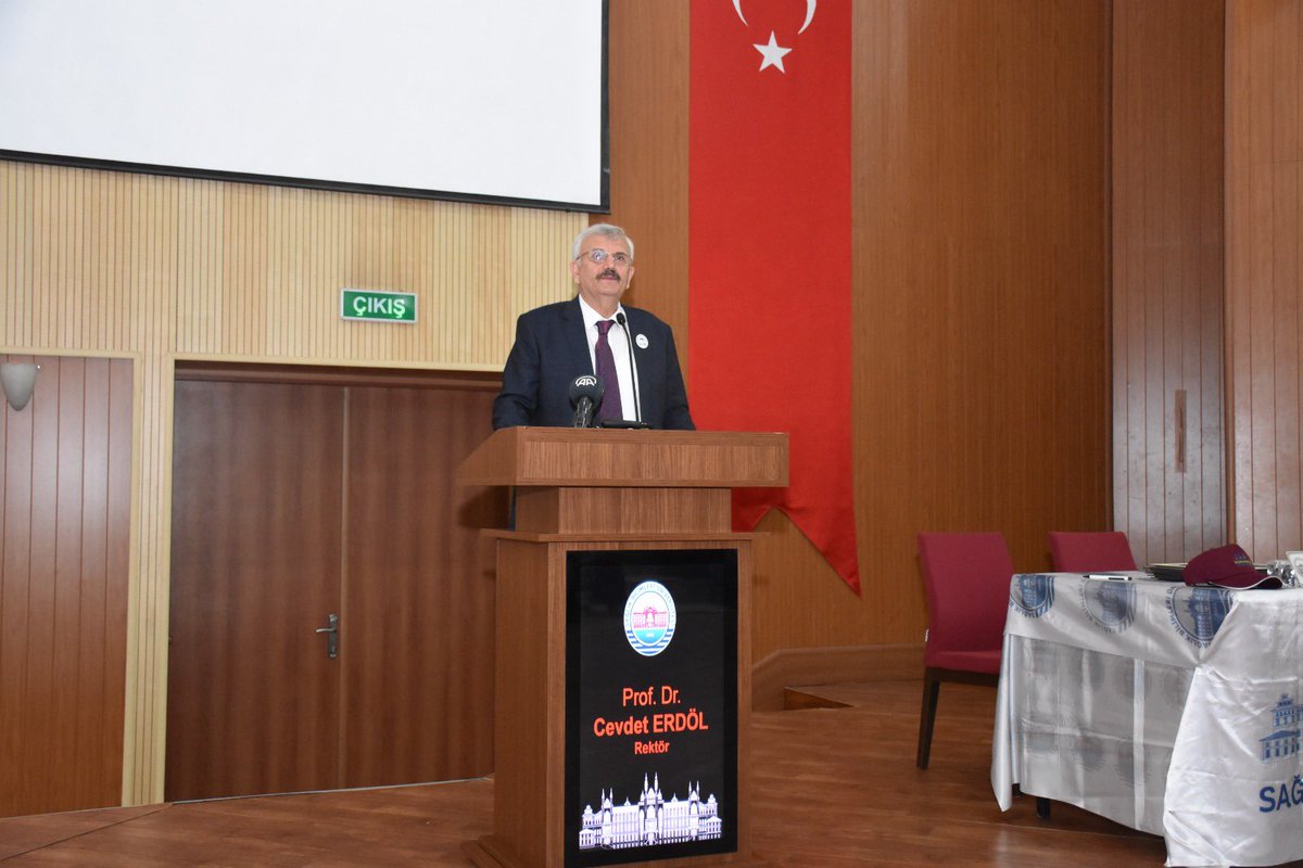 sbuedutr's tweet photo. Dünya Tütünsüz Günü dolayısıyla düzenlenen "Tütün Kullanımı: Çevre İçin Tehdit" paneli, Rektörümüz Prof. Dr. Cevdet Erdöl’ün ev sahipliğinde Ankara Vali Yardımcısı Dr. Ayhan Özkan ve Kıymetli misafirlerin katılımlarıyla Gülhane Külliyesi’nde gerçekleştirildi. https://t.co/gUcU9PlJP2