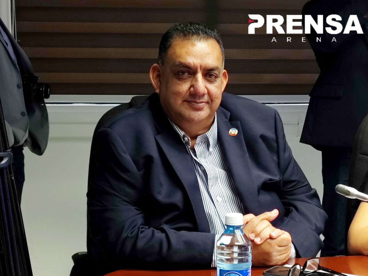 PrensaARENA's tweet photo. Sesiona la Comisión de Reformas Electorales y el diputado Alberto Romero participa en representación de @ARENAfraccion . https://t.co/T3DIIF4XJt