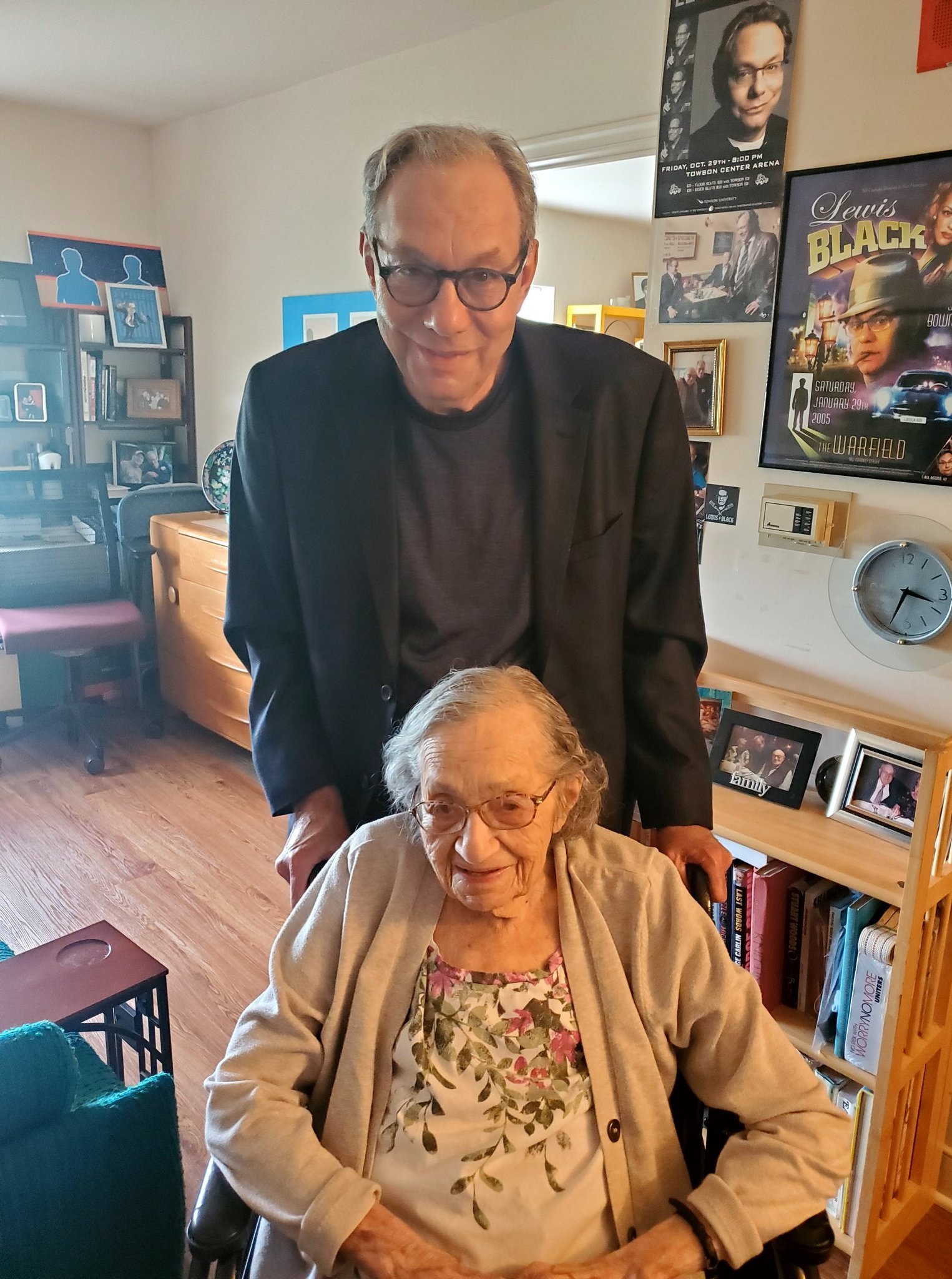 Lewis Black on X: "To all who perished while serving in the Military and to  the families who lost those loved ones. My Mom, Jeannette and I honor you  today. https://t.co/XEGP5GqG6P" /