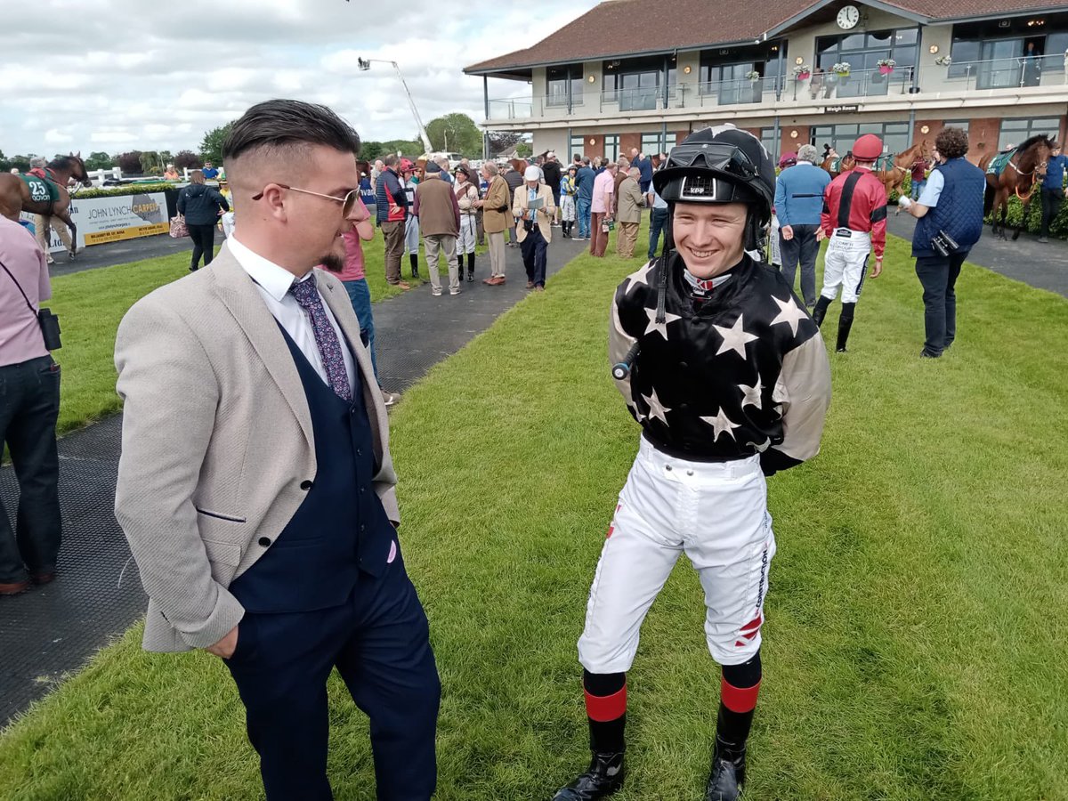 TYRRELLSRC's tweet photo. A great day out Saturday @ Navan Racecourse…

Our 🐎 backed into 5/1 FAV…

Unfortunately missed the break blowing his chance on return after a near 6 month lay off but still a great comeback! 

4-5 syndicate members went on the day to enjoy Ladies Day at Navan &amp; the view 👀 https://t.co/QPAPCVDoan