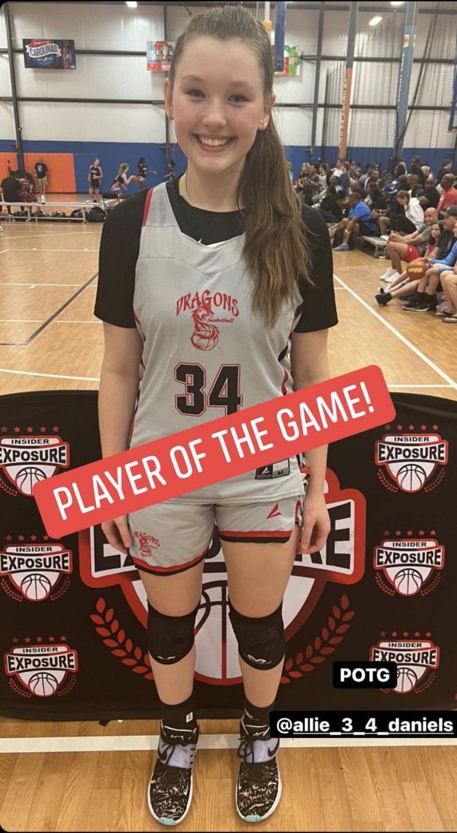 Julie9884's tweet photo. Allie Rae😍🔥💪🏀@iamallie13 https://t.co/7RLf8F18OH