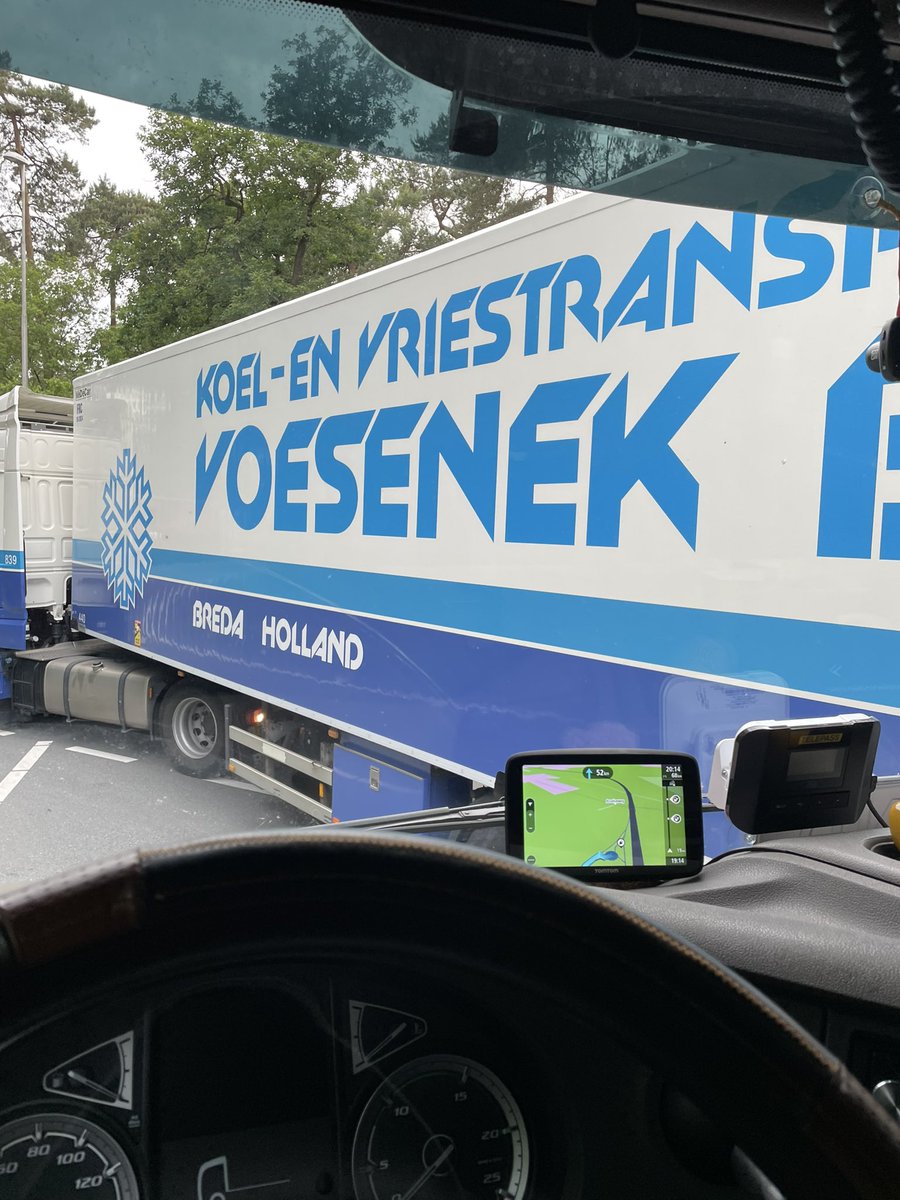 hgbrink's tweet photo. Mooi plekje om te overnachten….totdat…😢 https://t.co/uQHAFtKKtr