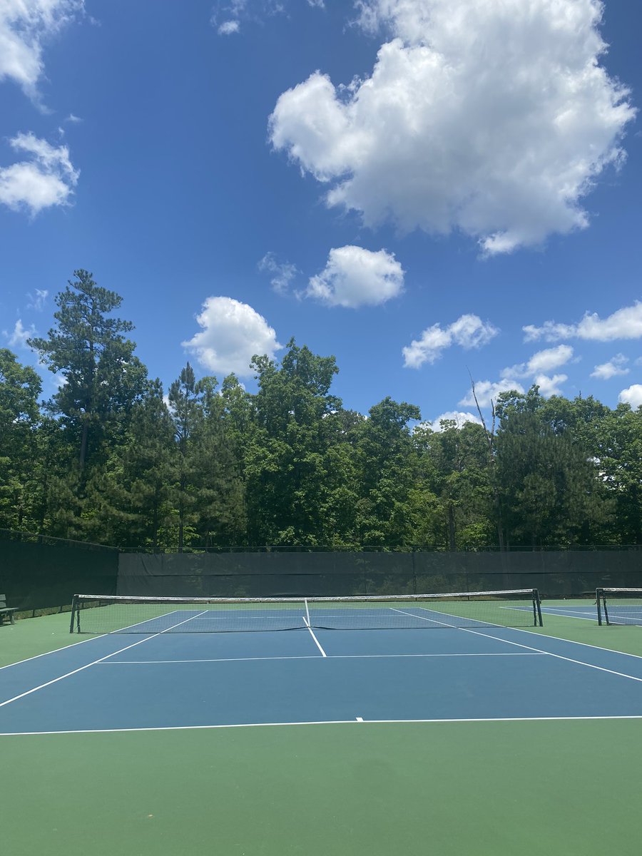 mvryn's tweet photo. omfg it’s hot 🎾☀️🥴 https://t.co/xuANfFrGKA