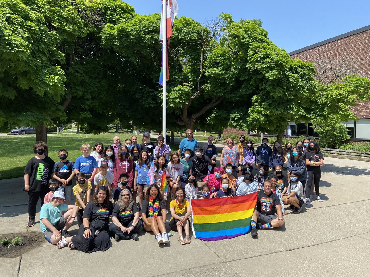 RonFelsen's tweet photo. Kicking off Pride Week @StAndrewsMS1! @tdsb @tdsbgsanetwork https://t.co/32w2wJLfWC