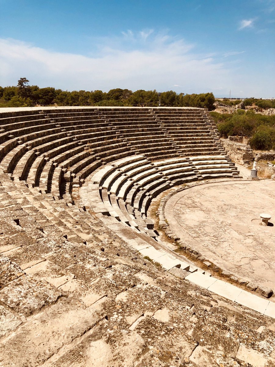 PragmaLucide's tweet photo. Ruines antiques de Salamine de Chypre 🏛 https://t.co/uUZaFCQjg6