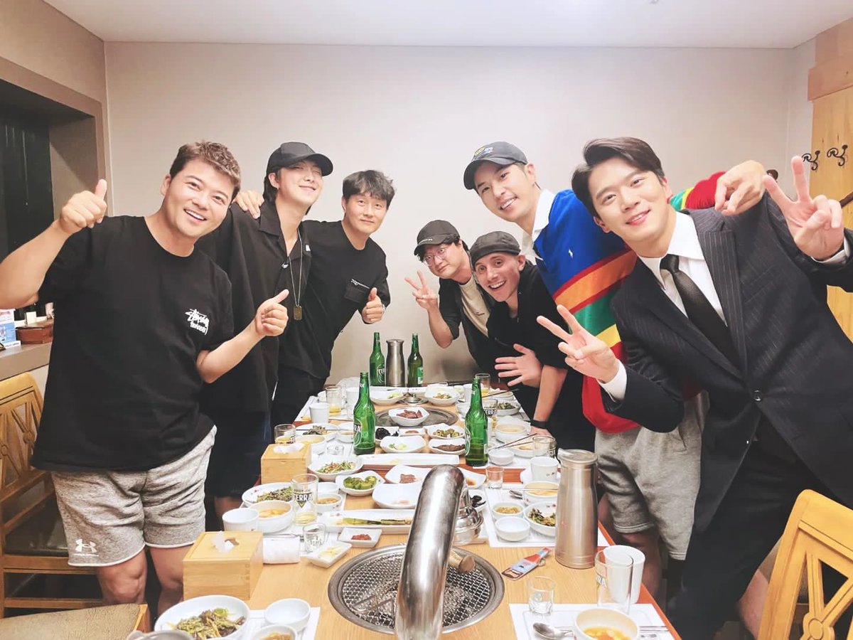 taehyungathv's tweet photo. 220530 | RM (rkive) Instagram post 인스타 포스트
🐨: After a long time our hyungs...
#Problematicman https://t.co/E8VKYvMBwE
