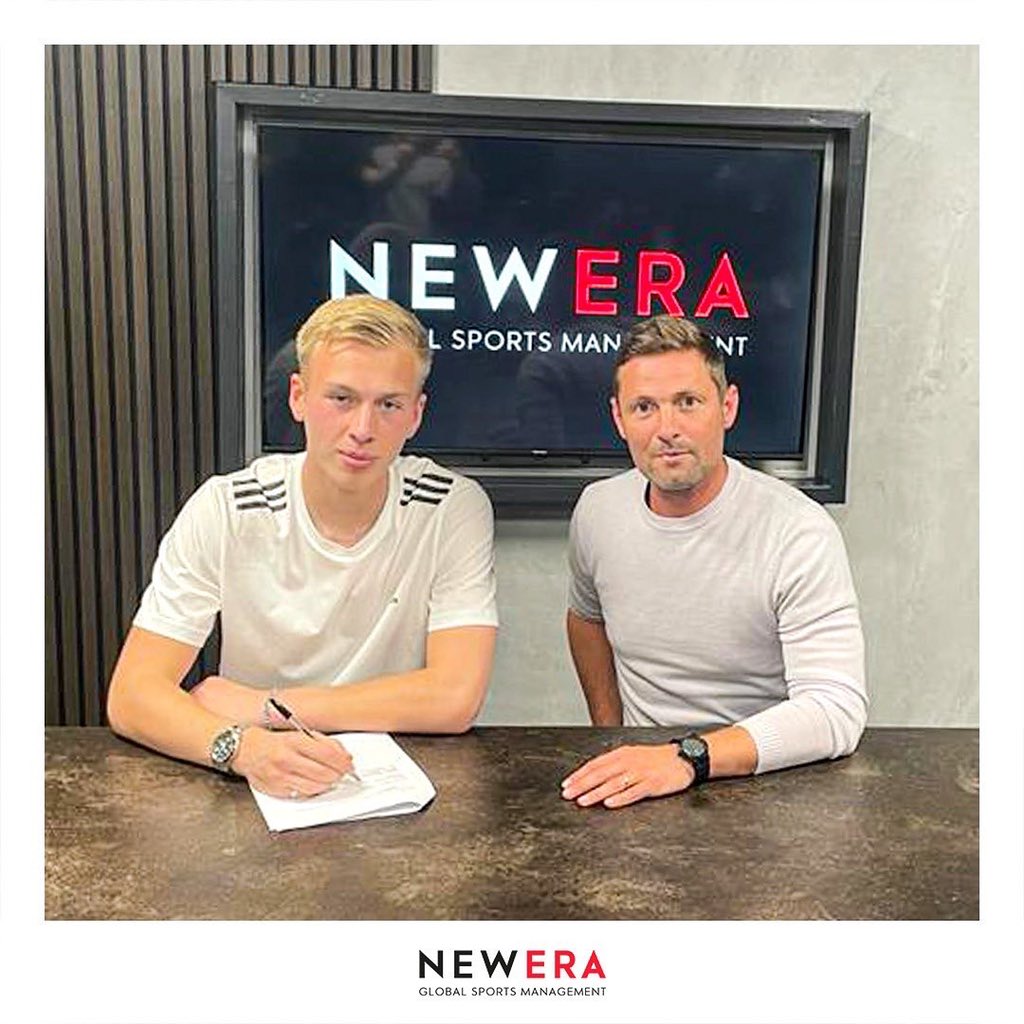 NewEra_GS's tweet photo. Congratulations to Matt Cox of @BrentfordFC who has signed a deal with @adidasfootball 🤝

#mattcox #brentfordfc #adidasfootball #neweraglobalsports https://t.co/7qSpmtidJW
