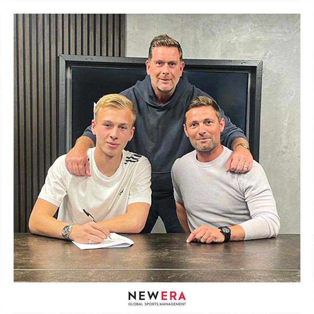 NewEra_GS's tweet photo. Congratulations to Matt Cox of @BrentfordFC who has signed a deal with @adidasfootball 🤝

#mattcox #brentfordfc #adidasfootball #neweraglobalsports https://t.co/7qSpmtidJW