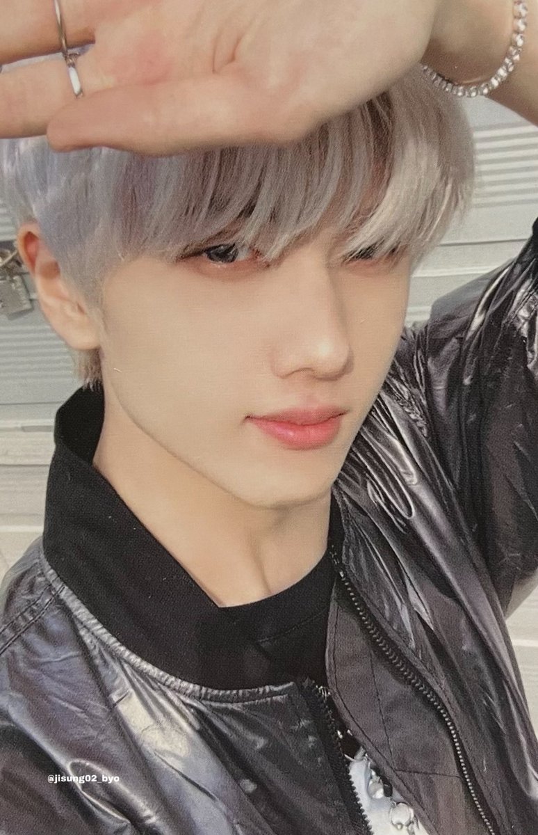 PJSLOOKS's tweet image. #JISUNG Beatbox - Photobook ver. PCs Scan

© jisung02_byo