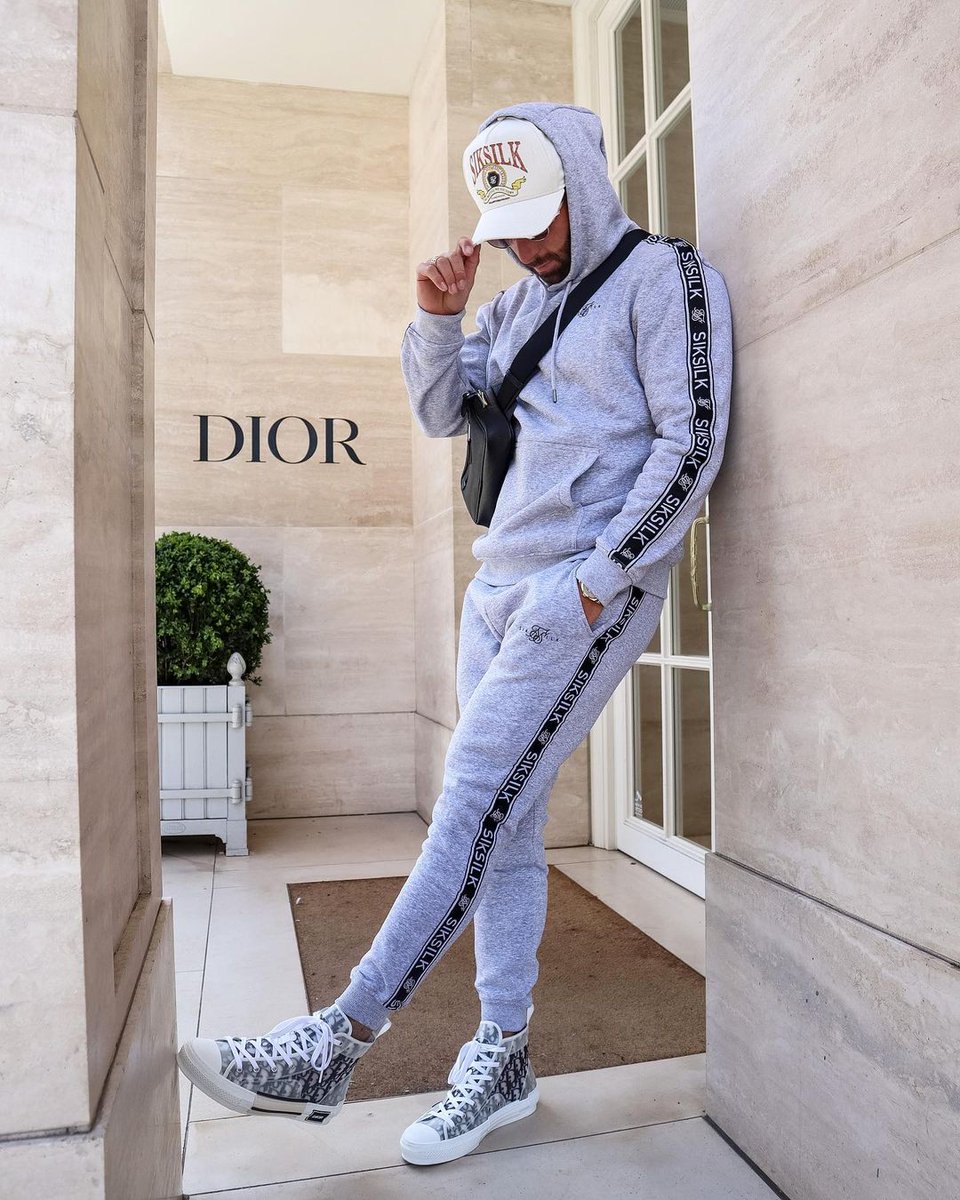 SikSilk's tweet image. Dress it up…🔥
🔎SS-22199 &amp;amp; SS-19185
bit.ly/3PDM24W
#siksilkstyle #siksilkss22 #twinset #followthemovement