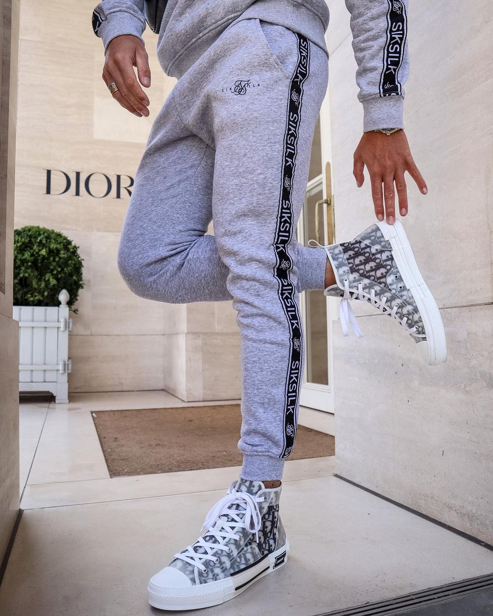 SikSilk's tweet image. Dress it up…🔥
🔎SS-22199 &amp;amp; SS-19185
bit.ly/3PDM24W
#siksilkstyle #siksilkss22 #twinset #followthemovement