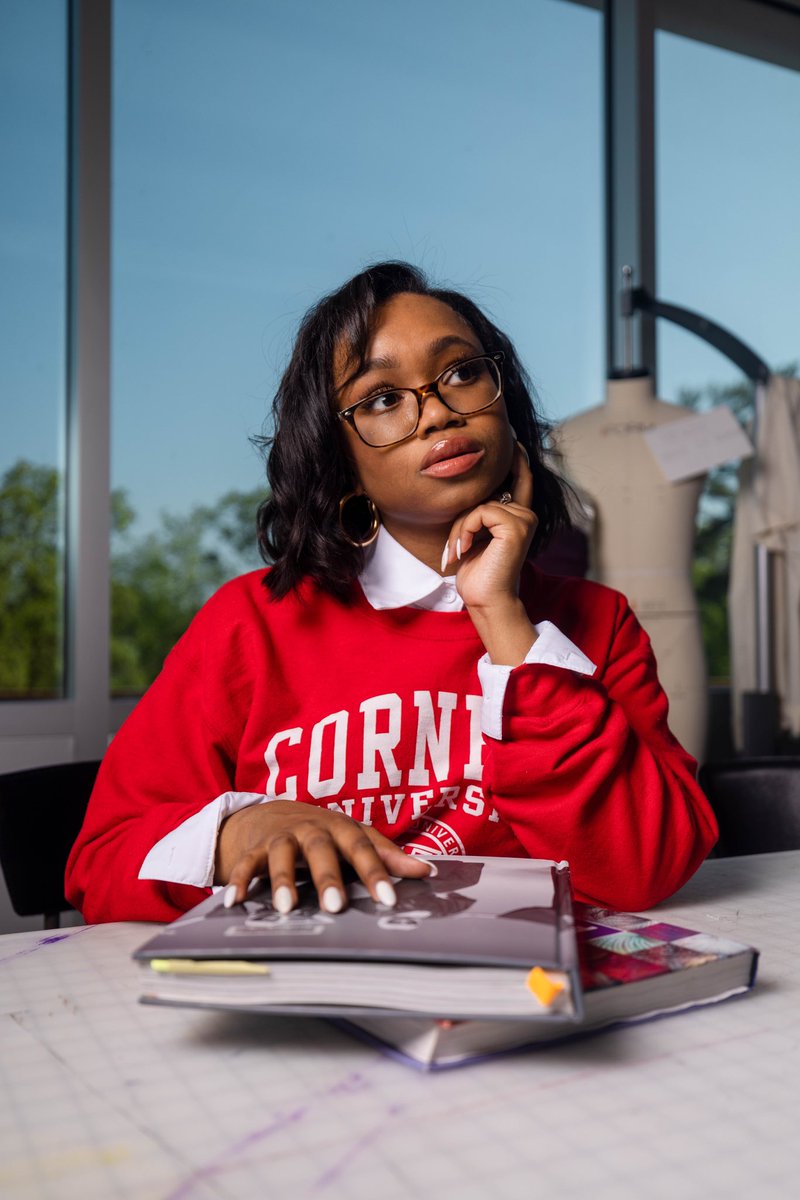 adreed_'s tweet photo. did some say BLACK, IVY LEAGUE FASHION GRAD??  @ChloeBailey lemme make your next fit 😩 https://t.co/Qhw0YVJU6t