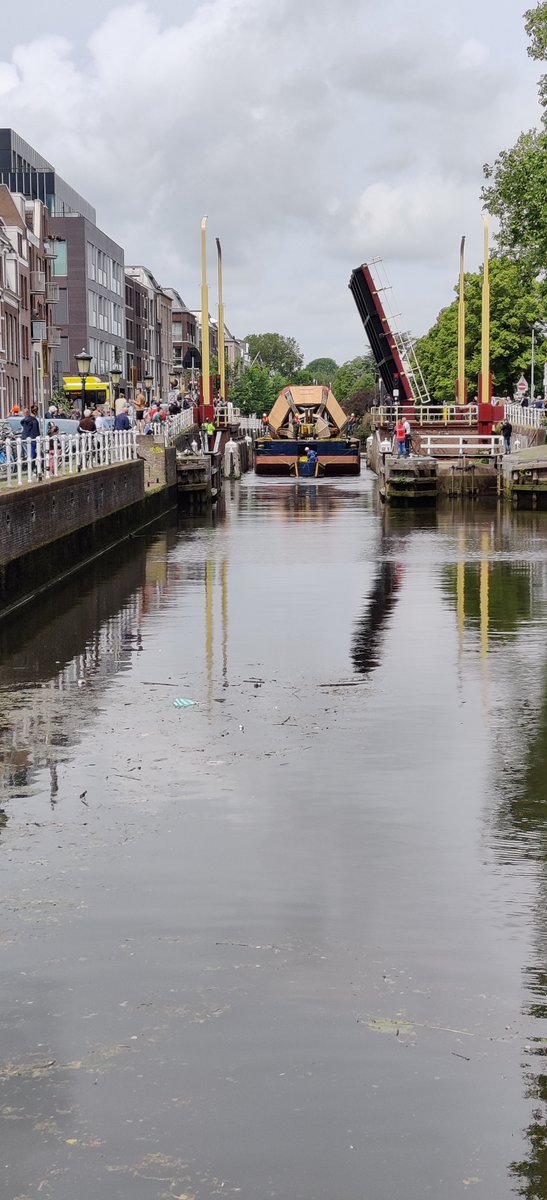 mammoetglobal's tweet photo. #Mammoet supported @stadskraan with transporting and lifting a reconstructed crane from the Middle Ages in The Netherlands. The crane travelled via land and water with help of multiple cranes, a barge and low bed trailers. Now it is ready to shine! 

📸 : @daasmaaktmee https://t.co/1nkM4zMMUe