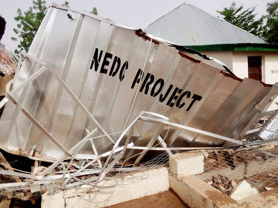 TrackaNG's tweet photo. SHOCKING!!!

Here is a multi millionaire water project POORLY CONSTRUCTED in Bojoga communit,Funakaye LGA, Gombe State. 

This water project collapsed 2 month after completion.

Project was supervised by North East Development commission

The community is in DIRE need of water https://t.co/GafO4RdtXR
