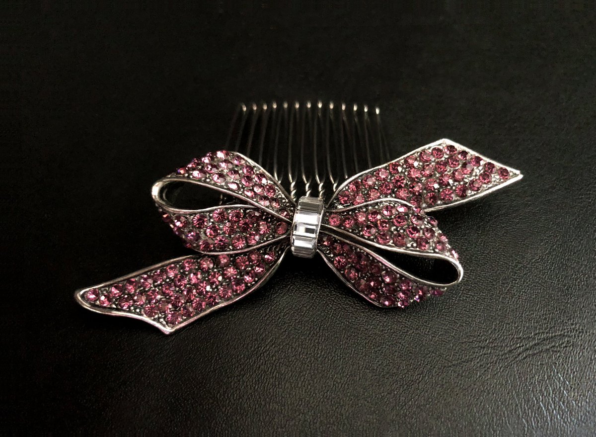 NINARAICOUTURE's tweet photo. AMETHYST PINK CRYSTAL BOW HAIR COMB. https://t.co/Et55Jpigjo
