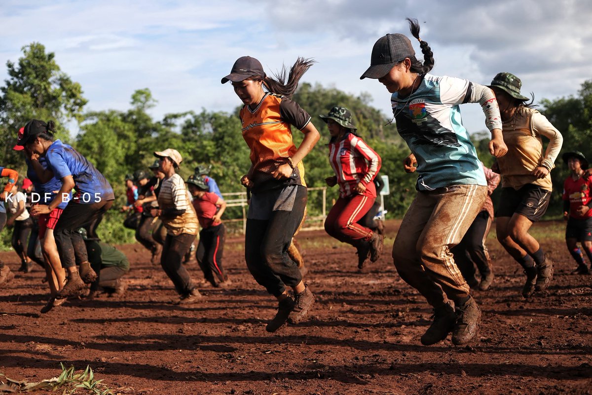 Myanmar_Now_Eng's tweet photo. More than 60 women attended The Karenni Nationalities Defence Force (KNDF) Battalion 5's training course for Female Special Forces, held this month in Karenni State (Kayah State).
More at https://t.co/3TGbCWKvqr
(Photos: KNDF Battalion 5)
#WhatsHappeninglnMyanmar https://t.co/coiOZ8SoVw