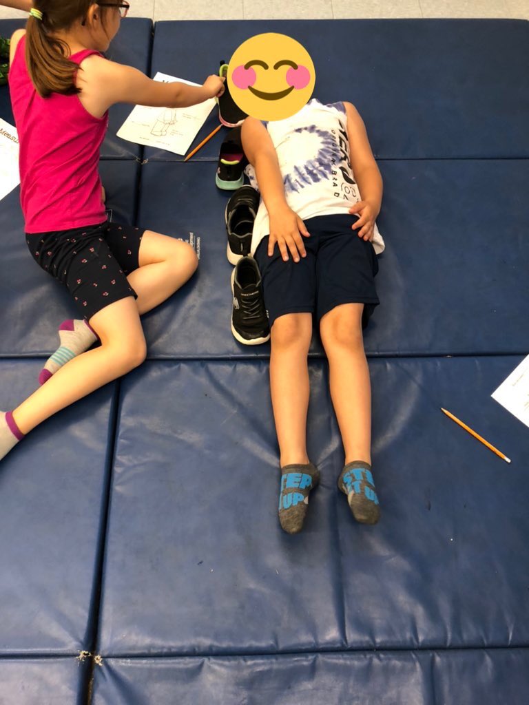 MsMcdonaldtvdsb's tweet photo. Measurement Monday! My Ss have been enjoying finding different non-standard units to measure their body parts! @BonaventurePS @tvdsbmathk8 #mathisfun #movementmath #tvdsb https://t.co/aZNbUMJGCl