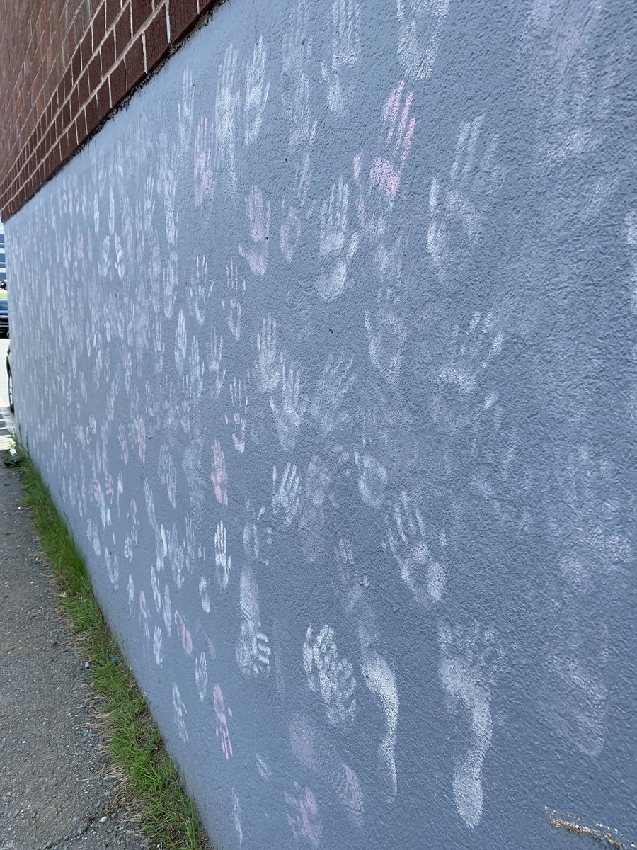 cestmmegough's tweet photo. Super nice mural to see while leaving today! @Seaside_elem https://t.co/EBkex7aPgv