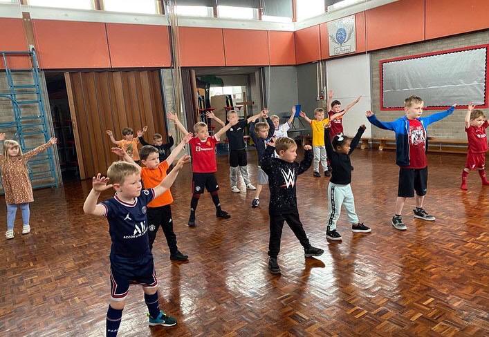 ChampKidCamp's tweet photo. ❤️ We loved Day 1 💙

Even if it did rain most of the day, we made the most of the indoors and snatched any opportunity to get outside. 

We even managed to get a dance specialist to come into camp and bust some moves, the children loved it. 

See you all tomorrow https://t.co/VXV3TVDgdC