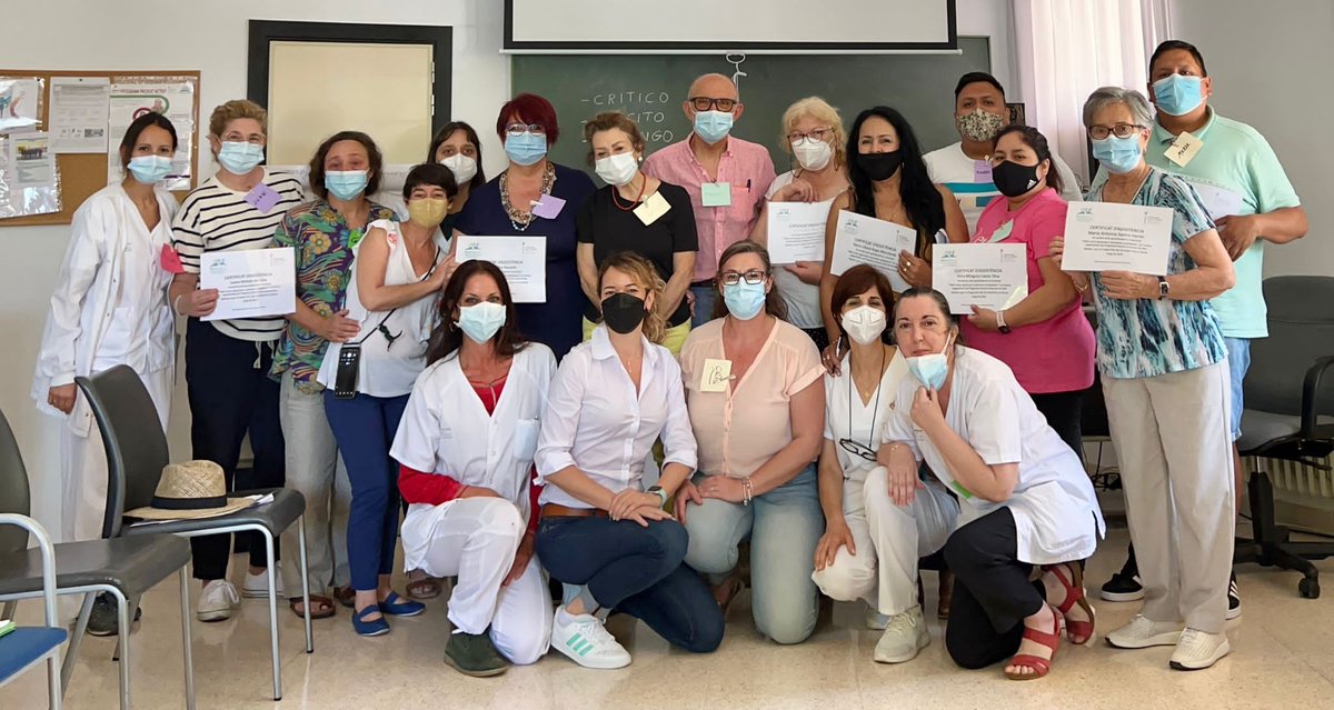 pacientactiuib's tweet photo. Hem completat el taller entre iguals per a persones cuidadores en el @CSSonCladera amb participació de @sonrutlan i @CSRafalNou 
Gràcies Manel Morales, Lali Ruiz i Juana Mari Rosselló 💗per conduir tan bé el taller i 
gràcies a les 4 professionals referents per la implicació🥰 https://t.co/XK8lxUn34e