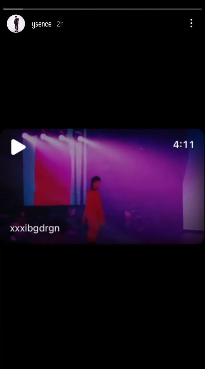 __cofls__'s tweet photo. What is going on????? 👀

@IBGDRGN @YG_GlobalVIP #GDRAGON #권지융 #BIGBANG #빅뱅 #VIP #MOTTE2017 #YG https://t.co/gQXLLnapeQ