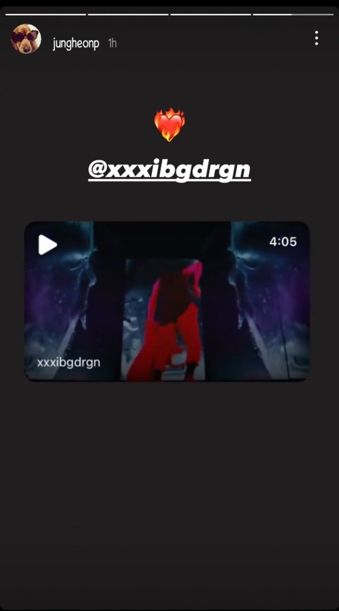 __cofls__'s tweet photo. What is going on????? 👀

@IBGDRGN @YG_GlobalVIP #GDRAGON #권지융 #BIGBANG #빅뱅 #VIP #MOTTE2017 #YG https://t.co/gQXLLnapeQ