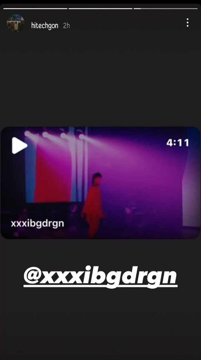 __cofls__'s tweet photo. What is going on????? 👀

@IBGDRGN @YG_GlobalVIP #GDRAGON #권지융 #BIGBANG #빅뱅 #VIP #MOTTE2017 #YG https://t.co/gQXLLnapeQ