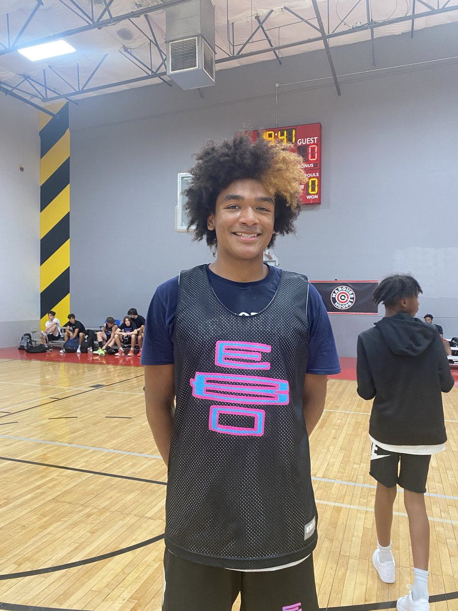 2025 6’5 Julius Olanrewaju (Coalinga/CA) showing off his all around offensive skill set @marqueehoops Memorial Day Classic! Smooth stroke from 15 ft+, handles 2 create off the dribble, solid on the glass 2 push tempo, knockdown w the 3 ball, &amp; had a 22pts game Sun. <a href="/0Ebo2/">ExElite</a>