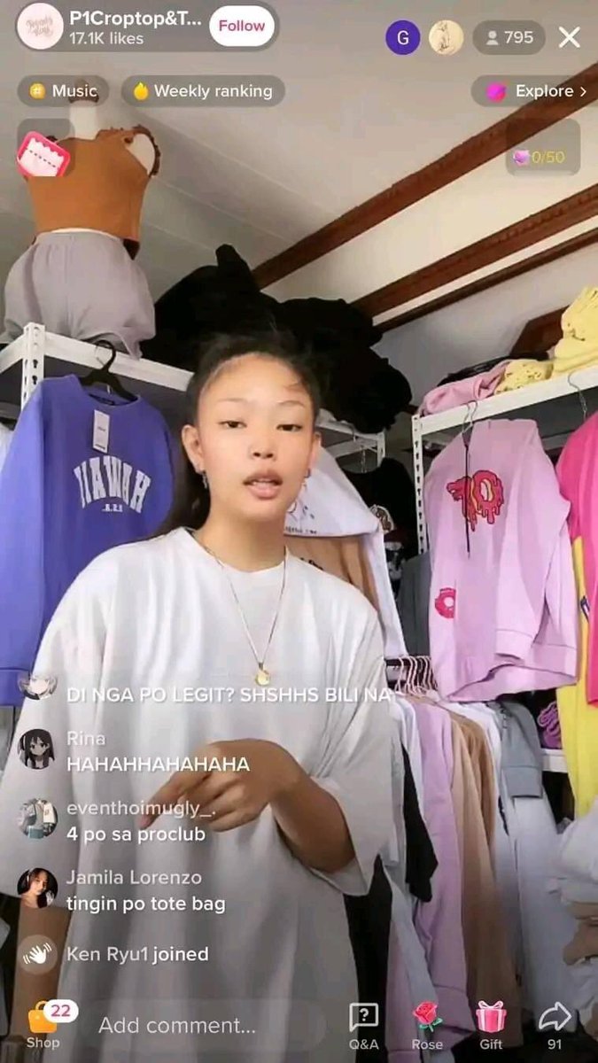 rubyJenss's tweet image. Jennie natin nagiging online seller na sa tiktok💀😭