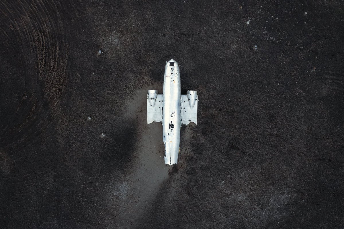 itsMaxTrejo's tweet photo. I wonder how many plane wrecks like this one exist! https://t.co/m7RTWEOZIa