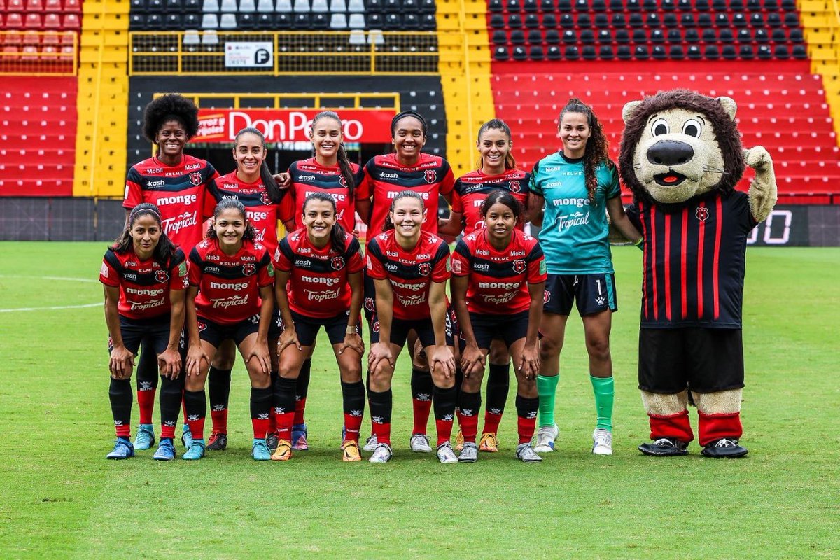 Alajuelense femenino alcanzó los 34 partidos sin perder y hace historia en el fútbol costarricense.

👩‍💻 bit.ly/3PMR8vM
