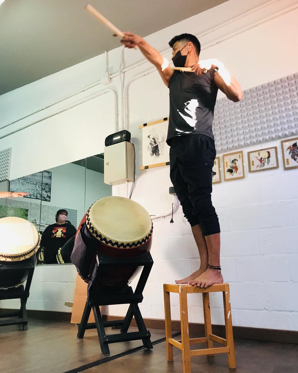 taiko_mon's tweet photo. Yuta Kayo is teaching at a higher level in Spain ⚡️
Yuta Kato enseña un nivel muy alto de taiko ⚡️
#naname #odaiko #hachijou #taiko https://t.co/6Zgg74FQqc