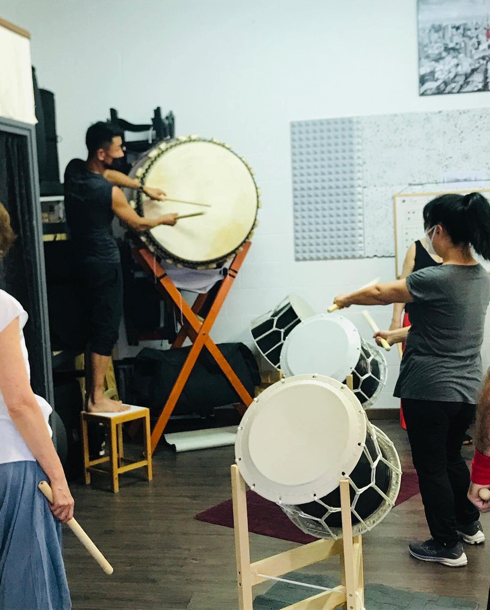 taiko_mon's tweet photo. Yuta Kayo is teaching at a higher level in Spain ⚡️
Yuta Kato enseña un nivel muy alto de taiko ⚡️
#naname #odaiko #hachijou #taiko https://t.co/6Zgg74FQqc