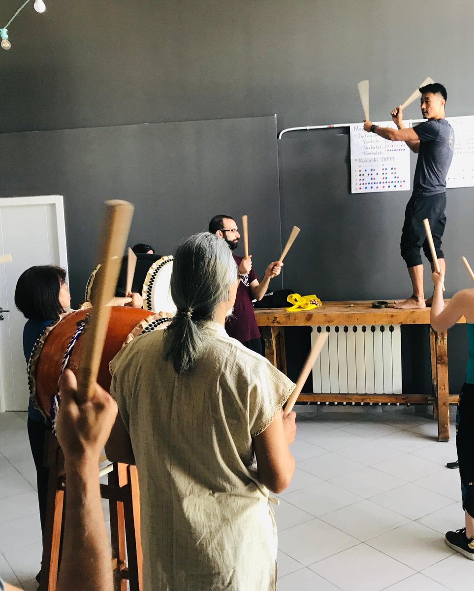 taiko_mon's tweet photo. Yuta Kayo is teaching at a higher level in Spain ⚡️
Yuta Kato enseña un nivel muy alto de taiko ⚡️
#naname #odaiko #hachijou #taiko https://t.co/6Zgg74FQqc