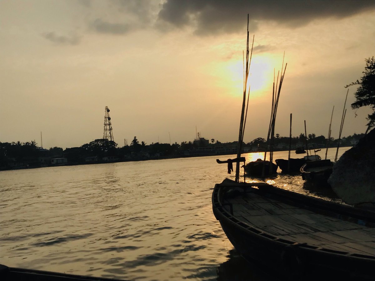 007jmsbnd's tweet photo. #sunset #riverview #voirobriver #caption #iphone7caption #boat #NaturePhotography https://t.co/679Vz7LfF5