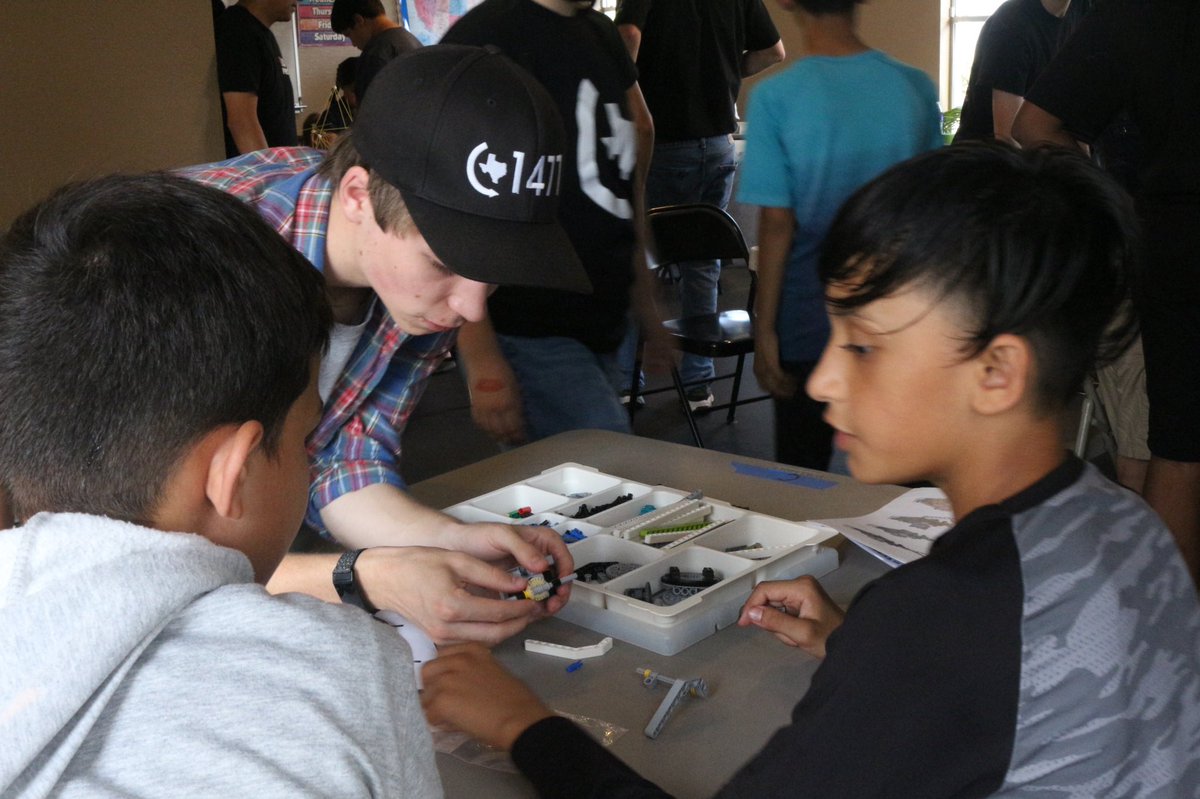 Last week, our team reached out to refugees from Afghanistan and helped provide housing and supplies. We also hosted an FLL workshop on-site and had a blast teaching robotics to the attendees!