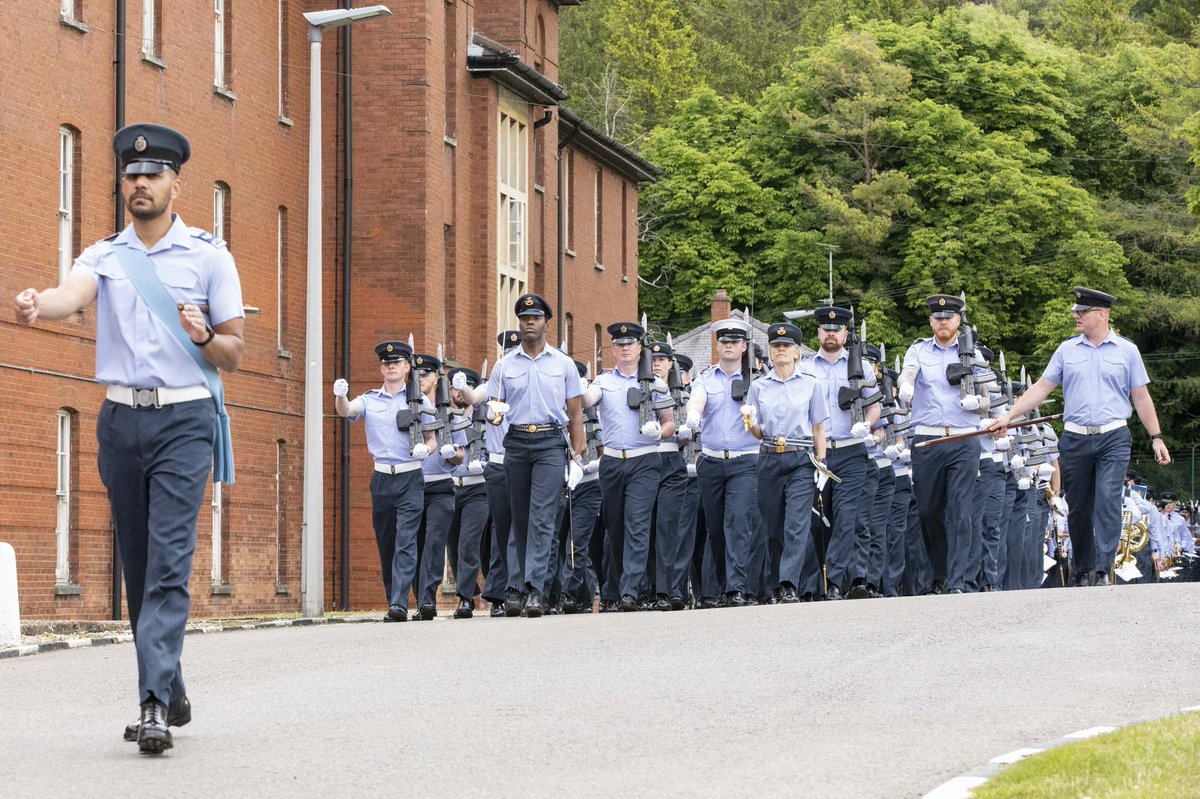 RAFHalton's tweet image. RAF Halton are proud to have welcomed personnel from across the Royal Air Force for rehearsals for the Queen’s Platinum Jubilee Pageant on Sunday. The parading troops have worked hard and are enjoying preparing for this prestigious event. 

#RAF #PlatinumJubilee