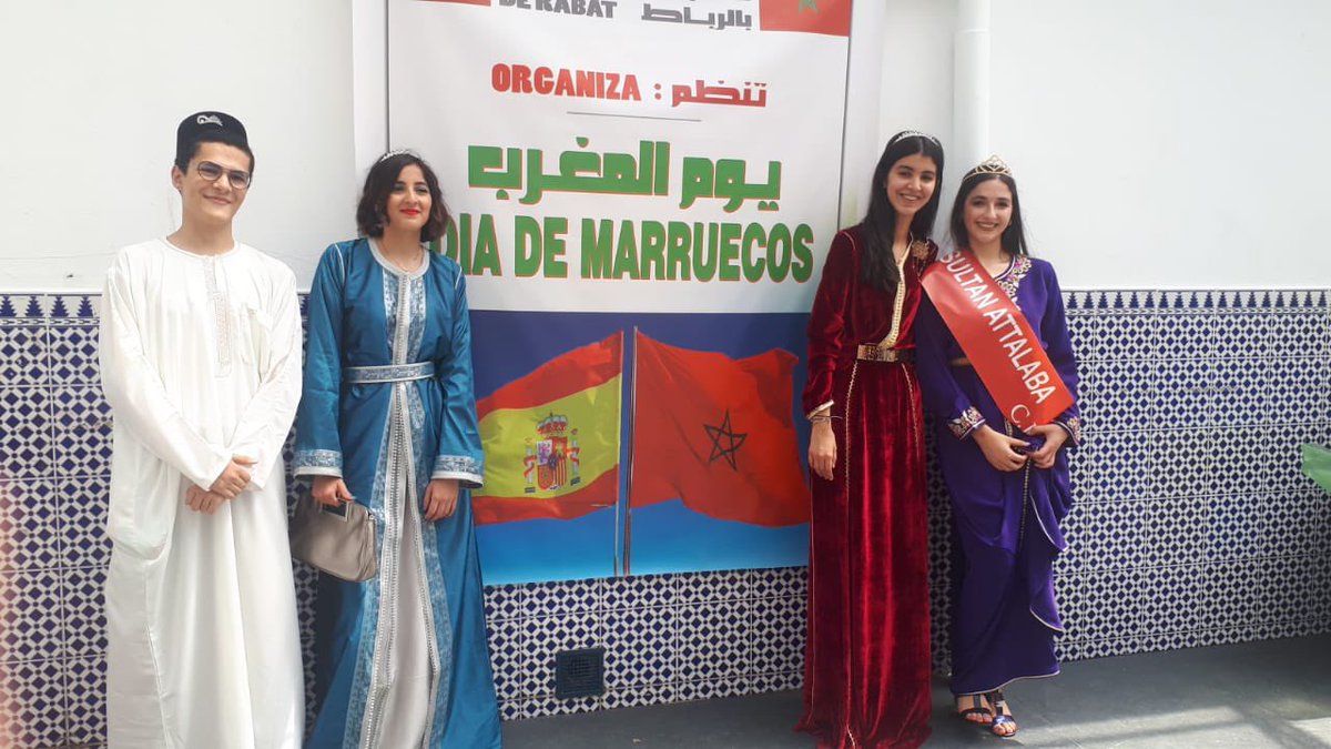 ColegioRabat's tweet photo. El departamento de árabe ha organizado hoy el #DiadeMarruecos. Esta actividad educativa y cultural tiene como objetivo reflejar las tradiciones marroquíes y hacer sentir a los alumnos su cultura e historia.
La temática ha sido "Diversidad y autenticidad del arte popular marroquí" https://t.co/KRCjeL1eLP