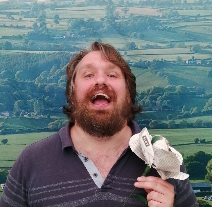 One happy Dan with their first Hay Rose! Thanks again to <a href="/ThomasEWoolley/">Thomas Woolley</a> <a href="/EmmaYhnell/">Dr Emma Yhnell FLSW 🧬🔬🧪🧠 🏴󠁧󠁢󠁷󠁬󠁳󠁿</a>, the organisers and the wonderful audience for a cracking panel! #HayFestival2022 #Anthropology #Science #Haymakers