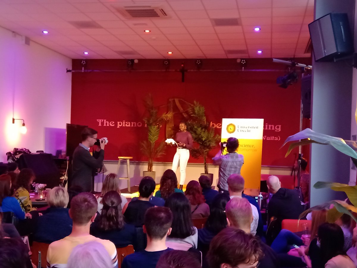 RicLevato's tweet photo. Fantastic storytelling from @MariemeGueye28 at the #breakingscience @UniUtrecht @RMUtrecht on her research #organoids #saveRemy ππ https://t.co/fA4CMVup50