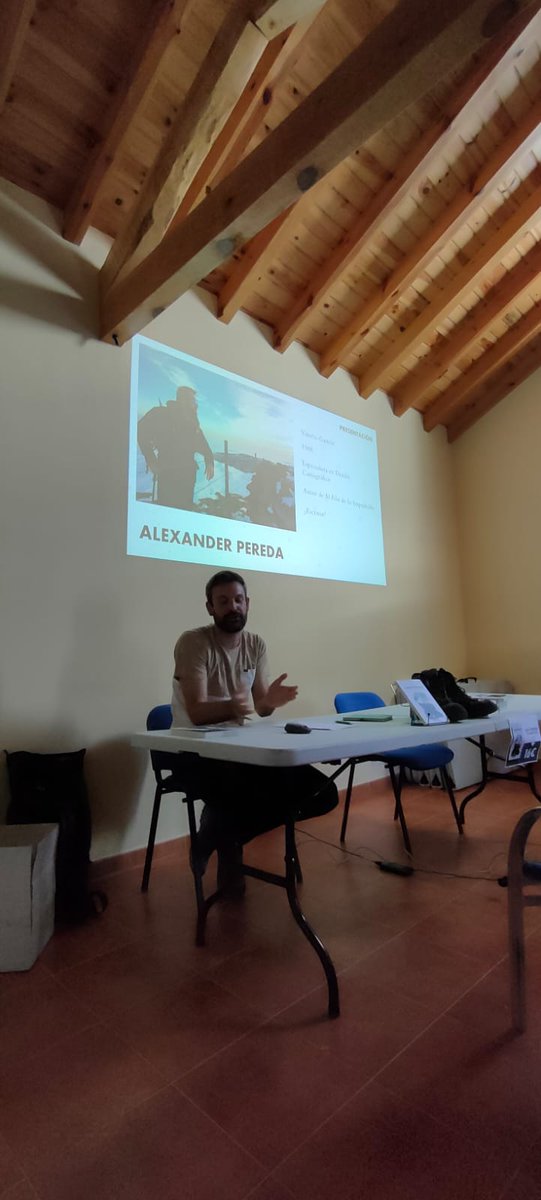 AFImprobable's tweet photo. Asentando las emociones vividas en #Humada dando la charla de #CumbresImprobables y conociendo a sus gentes.
Una gran acogida de los lugareños de Las Loras! https://t.co/d7b2UdB4cR