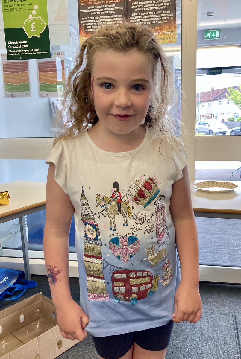 Fairwater_Hub's tweet image. Jubilee party

We had a lovely early jubilee party with food, balloons, chat and music. Thanks to everyone who came along and to our local Fairwater Co-op and Tenancy Support who donated sandwiches, pop and crisps. #JubileeCelebration #libraryparty @coopuk #tenancysupport