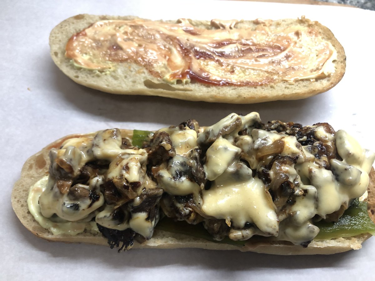 cmatias_l's tweet photo. Nueva receta Philly Cheesesteak: 
https://t.co/GycMdVI3pf #Recetas #Receta #sandwich #sandwich #sanguche #carne #queso #morron https://t.co/pLnTpmW0Yn