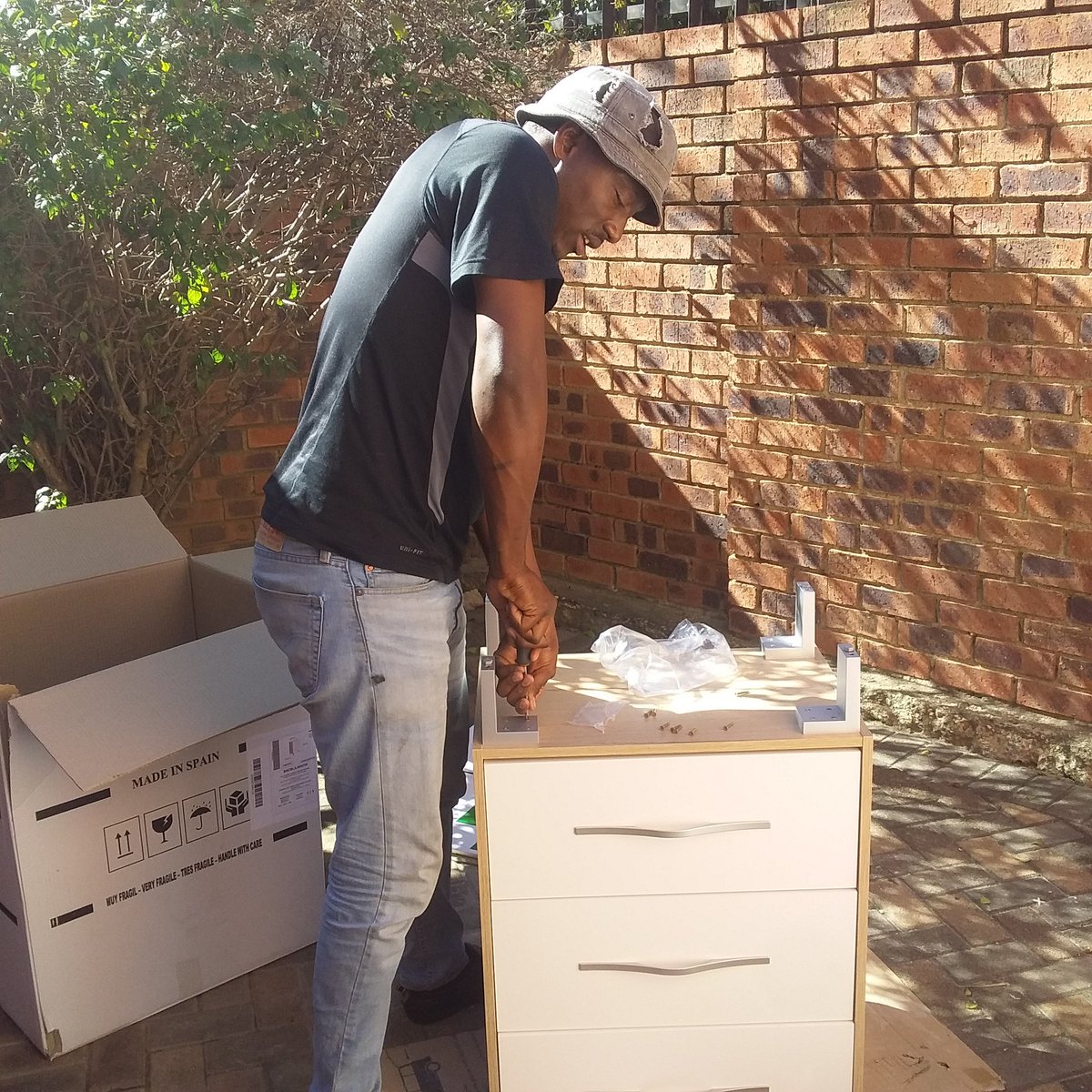 Oscar_Mtileng's tweet photo. WE do bathroom renovations.
Plumbing. Ceiling. Tiling. Wooden floor https://t.co/KFkNwalAz7