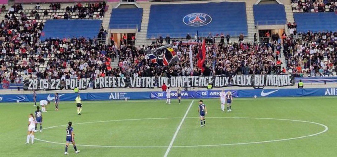 Watch_LFC's tweet photo. This banner was shown by fans during the PSG women’s game: 

“28/05/22 Police prefects, your incompetence is now shown to the world.” https://t.co/JaJjTNvaQ3