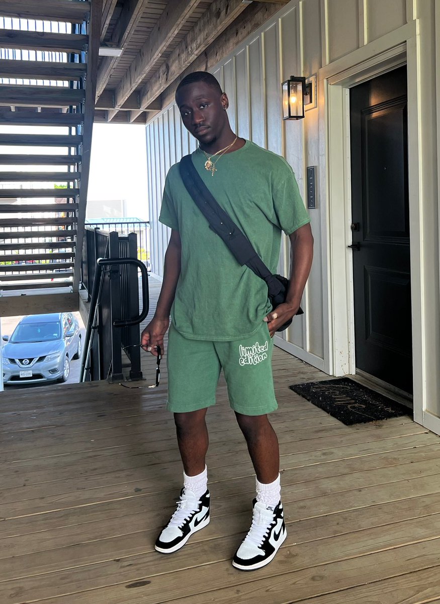 FKabia's tweet photo. pretty darkskin boy https://t.co/Bwg5FlbNpI