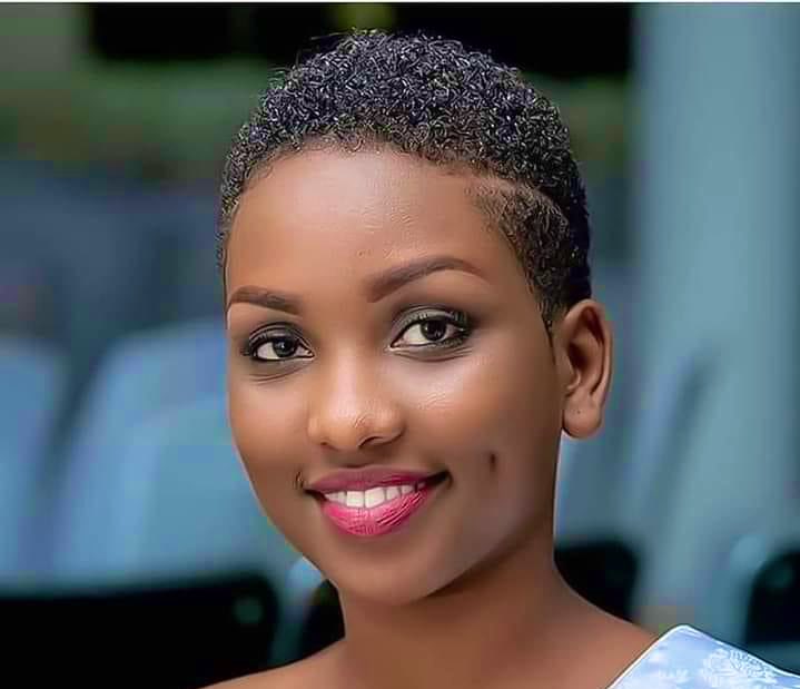 الى كل من يظن بي سوء ، سووووء على مهلك سوووء. بكره الدنيا تروق 😂😂😂😂🌻🌻🌻