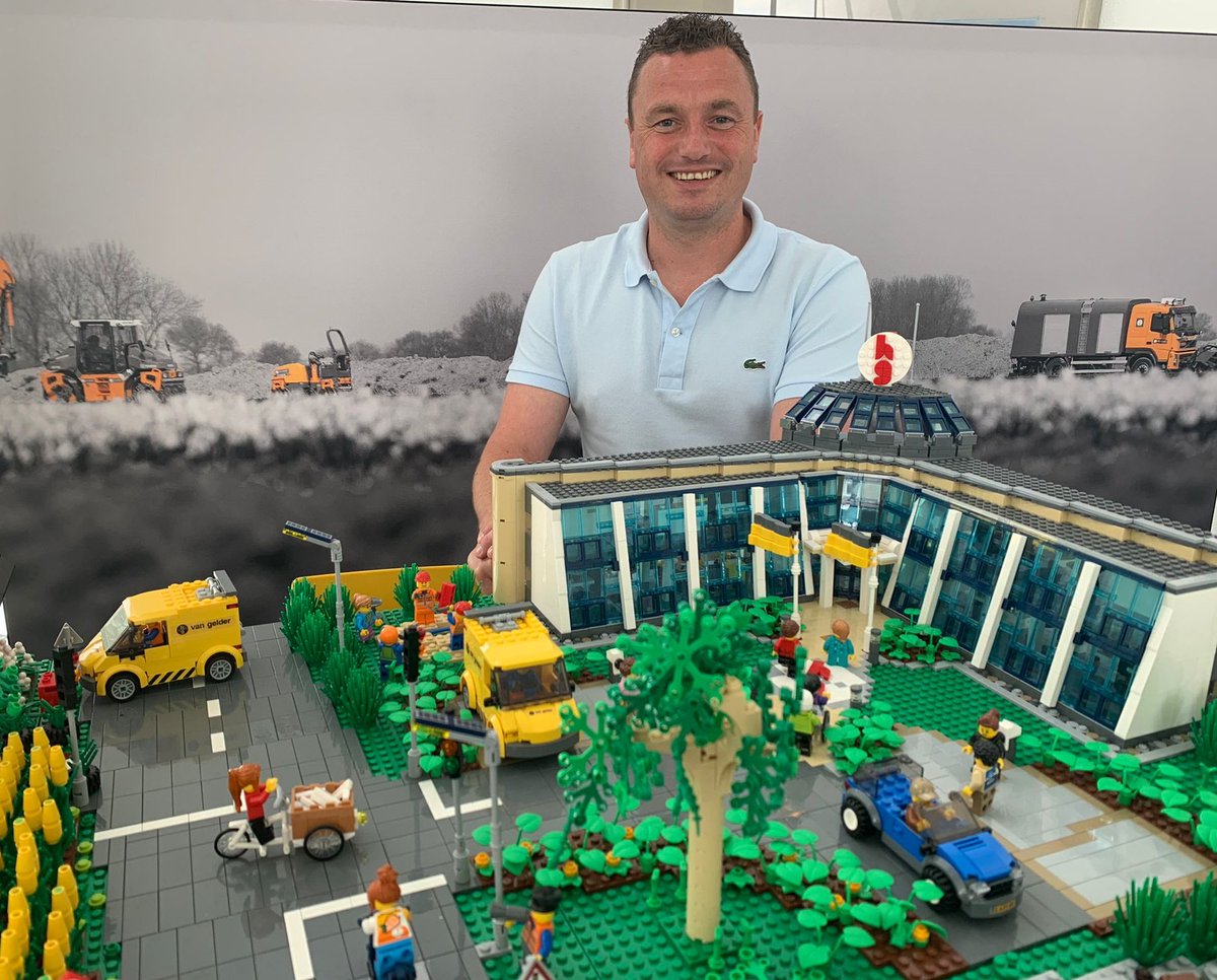 Van Gelder Groep BV was aanwezig op de laatste editie. Onze accountmanager Lambert van Gameren heeft een bezoekt gebracht op hun kantoor in Elburg. We gaan de samenwerking verder uitbouwen en gaan samen met hen een extra feature lanceren op de komende editie  #infrarelatiedagen.