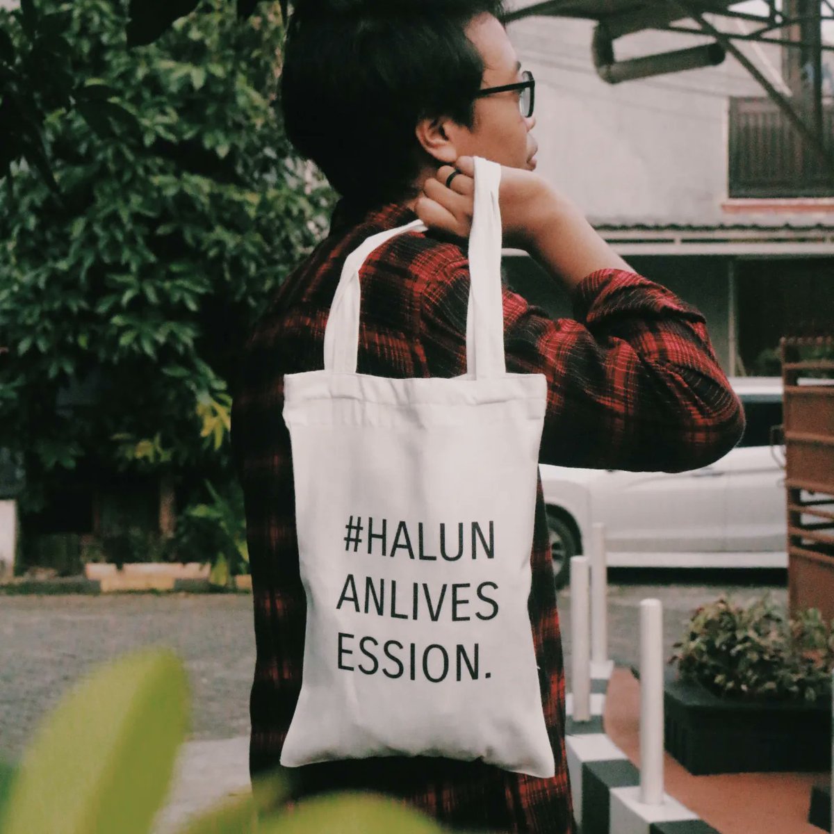 halunan_'s tweet photo. Cricket
IDR : Rp15.000,-

Totebag
IDR : Rp35.000,- &amp; Rp45.000,- https://t.co/t0ZZ0gKfup