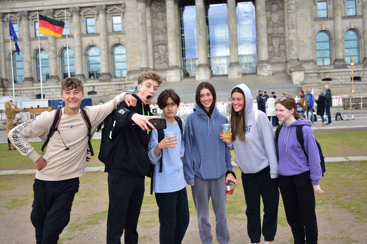 BorlaseHistPol's tweet photo. Day one complete! #Berlin2022
#Followthingsworthy https://t.co/sieHkhGjXo